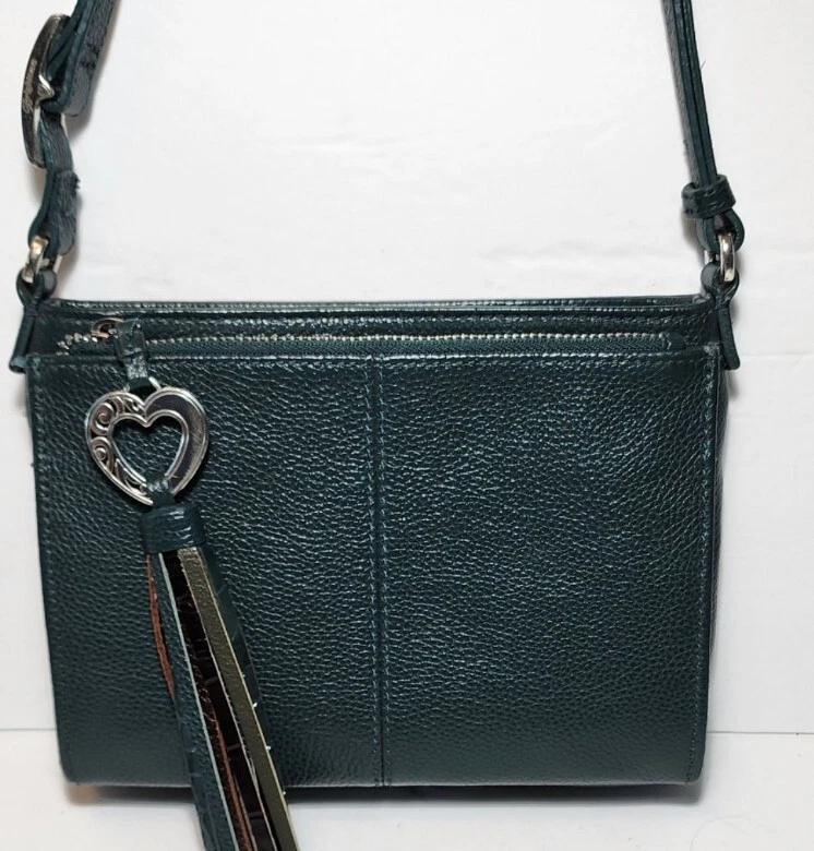 BOLSO BANDOLERA BRIGHTON BARBADOS VERDE ESMERALDA ORGANIZADOR CIUDAD BORLAS CORAZÓN