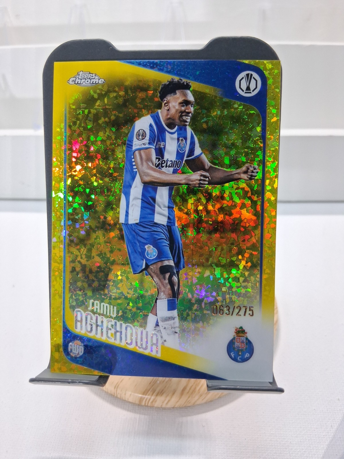 Topps Chrome 2025 Exclusive Pink Pulsar Messi Eze Steuckers Rodrygo Wagner RC view 15