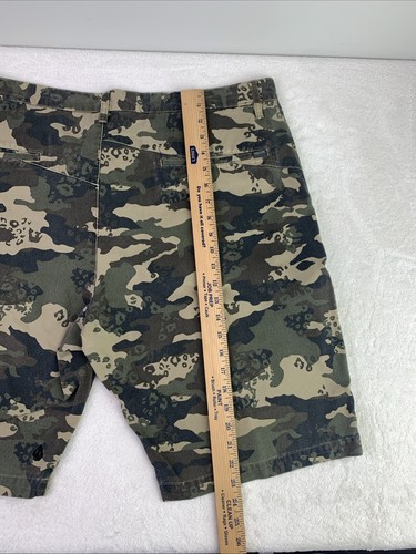 Volcom VMonty Corpo green camouflage camo flat front hiking shorts mens size 40 - Picture 16 of 18