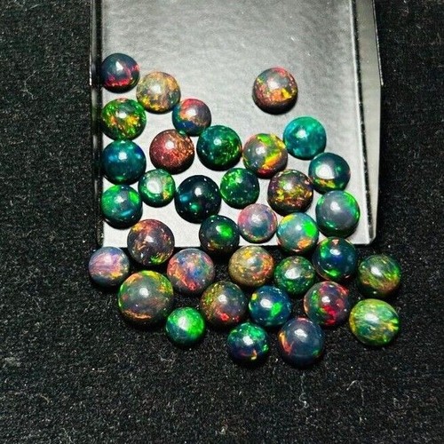 Opale Noire Naturelle D'Éthiopie – 2.915 Ct – Cabochon Forme Poire – Multicolore