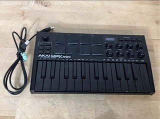 Akai Professional MPK Mini MK3 25 Key MIDI Keyboard Controller 8 Pads Black
