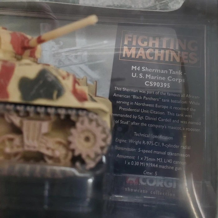 Corgi Fighting Machines Marine Corp M4 Sherman Tank -CS90395 - Image 2 of 2
