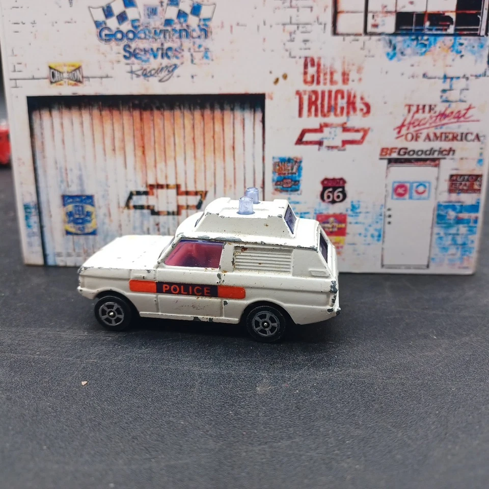 Corgi Juniors Healer Wheeler Purple Glass Lights Police Range Rover  - Image 3 of 4