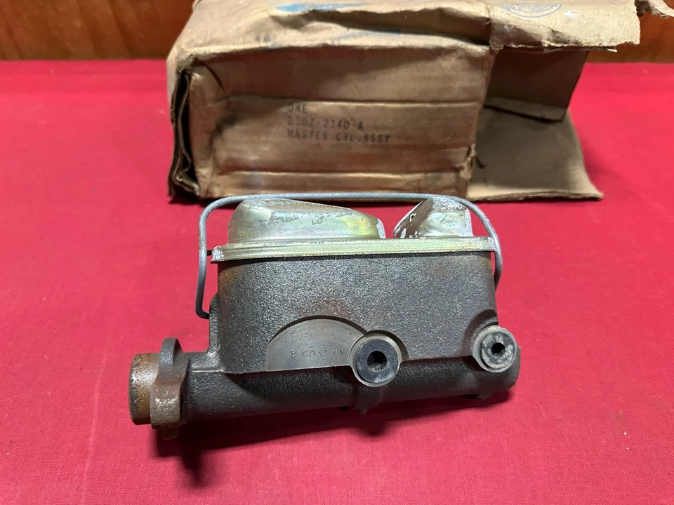 Nuevo de Lote Antiguo Ford Torino 1973-1976 cilindro maestro D3oz-2140-A Foto 3 de 4