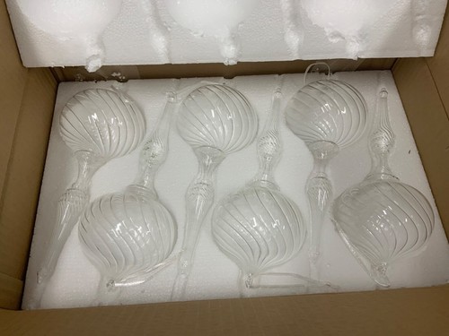 VALERIE PARR HILL ? GLASS CHRISTMAS ORNAMENTS SET OF 6 NEW