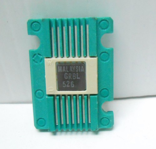 MC526F MOTOROLA DIGITAL MICROCIRCUIT 505 VOLTS/ 14 FLAT LEADS NEW OLD STOCK - 第 1/5 張圖片