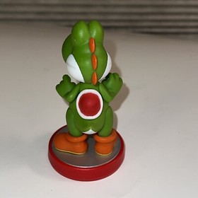 Yoshi Amiibo Super Mario Bros. Series - Red Base Figure Nintendo NES