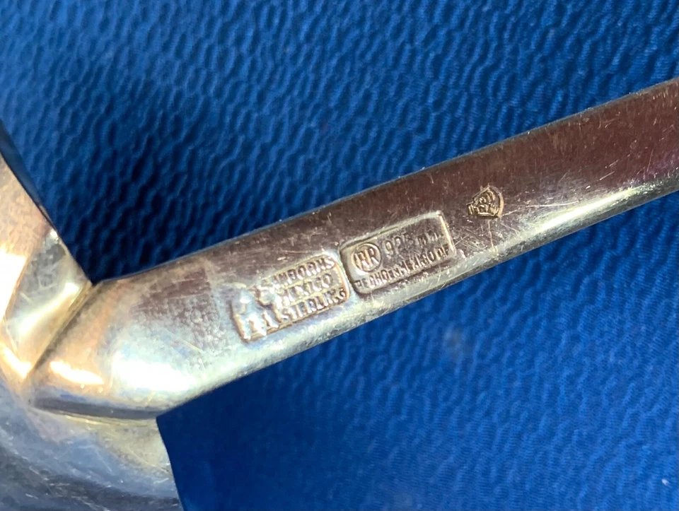 SANBORNS PLATA ESTERLINA MEXICANA ARTESANAL SALSA CUCHARÓN FLOR BROTE Y BOLAS Foto 4 de 4