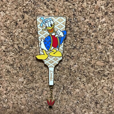 ドナルドダックン Pin 8907 Japan Disney Store Donald Duck Hagoita Paddle Dangle JDS