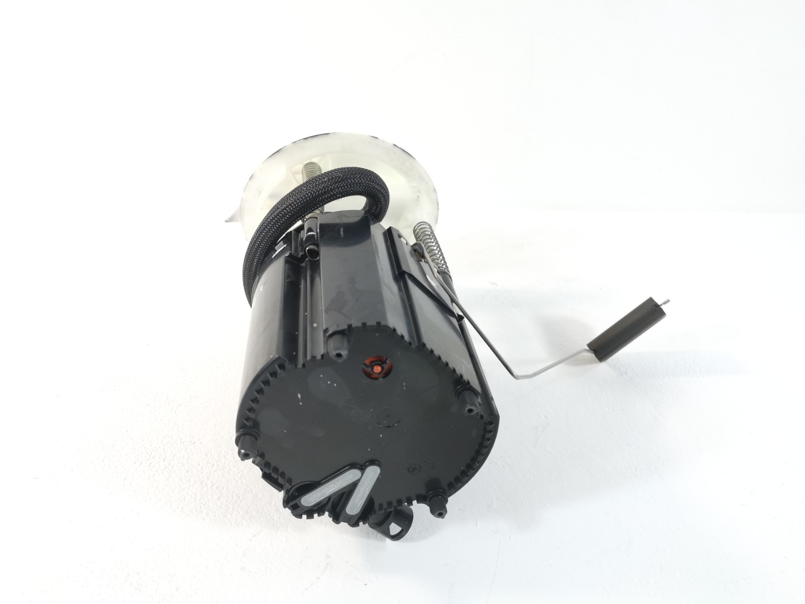 MASERATI LEVANTE S 3.0L 2017  Fuel Tank Pump Level Sending Unit 670035006 OEM