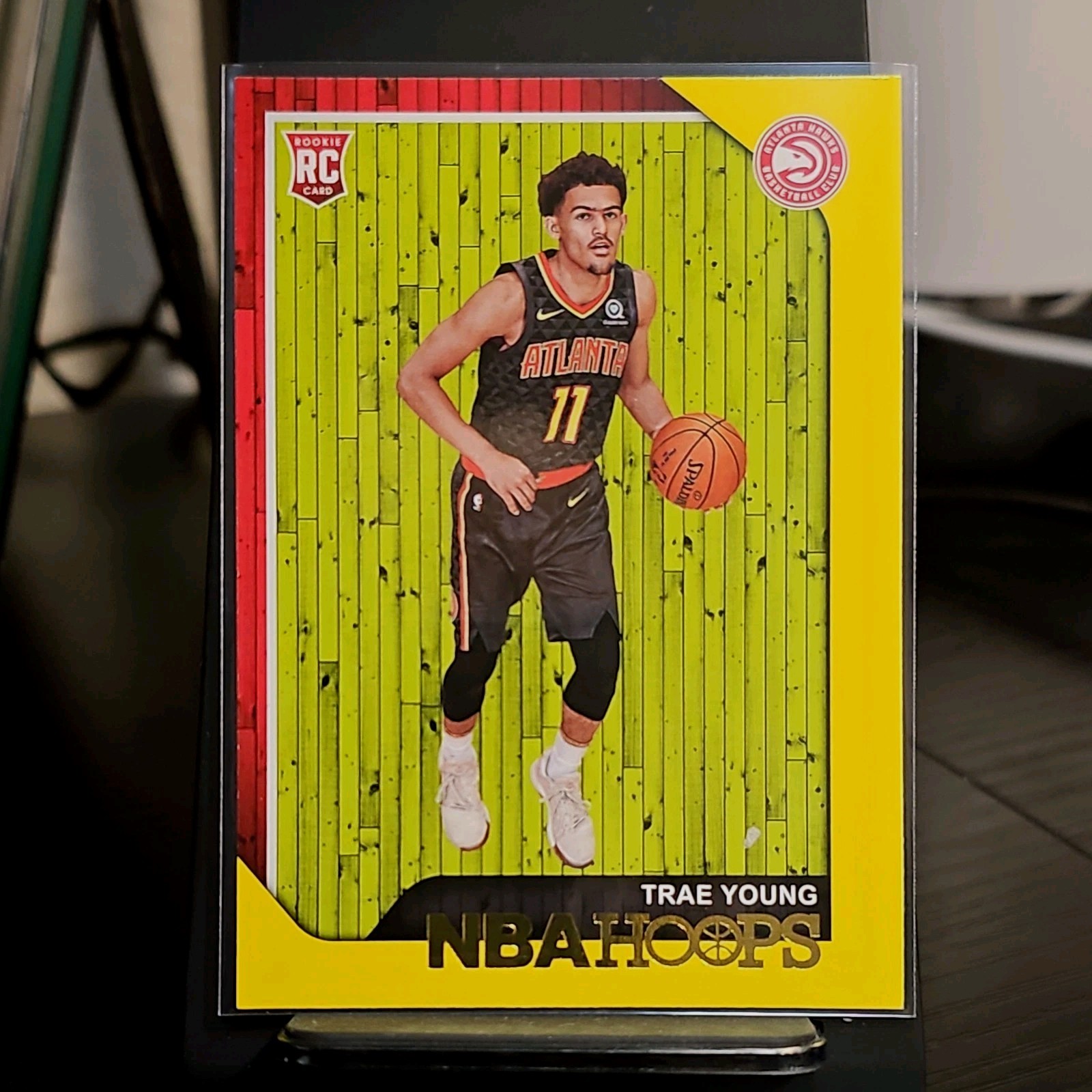 2018-19 Panini NBA Hoops TRAE YOUNG Rookie YELLOW RC SP Rare #250