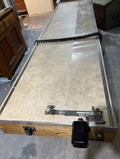 Used DDL-8700 JUKI Sewing Machine Serial 4DOHM07608 and Wood Table  3 Leaders