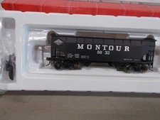 ATLAS # 1895-1~ MONTOUR 2-BAY OFFSET HOPPER CAR # 8032 ~ HO SCALE ~ LOT D