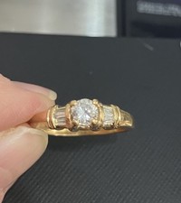 Quality 18ct Solitaire Style Diamond Ring + Baguette Accents Sz O+ Value £2500