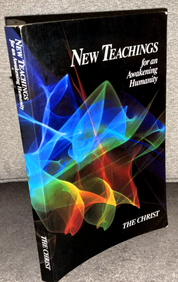 New Teachings For An Awakening Humanity, Pre Owned Good Condition (345)