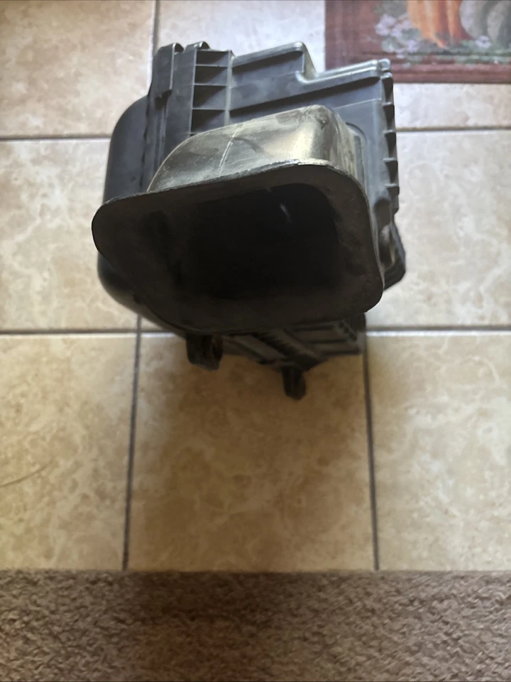 02-18 Dodge RAM 1500 Motor Limpiador de admisión de aire Caja de filtro (3.6L/3.7L/4.7L/5.7L) Foto 4 de 4