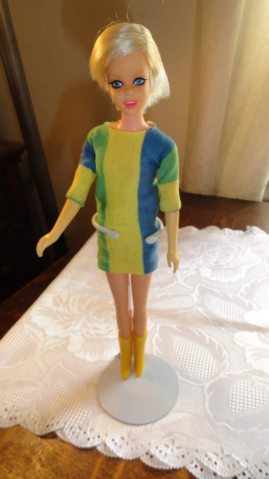 Muñeca TWIGGY de colección Twist N Turn hecha en Japón cabello rubio Barbie Foto 4 de 4