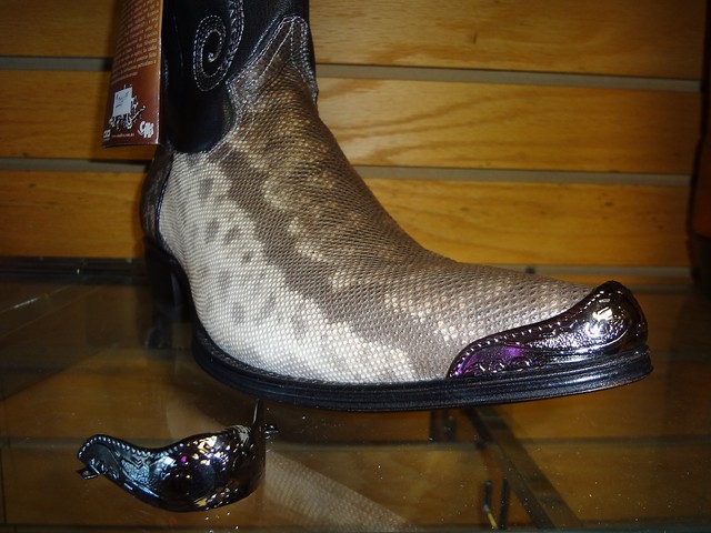 cowboy boots metal toe tips