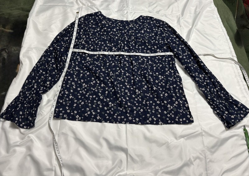 LOFT Women's L Blue Floral V-Neck Long Sleeve Bell Sleeve Pullover Blouse