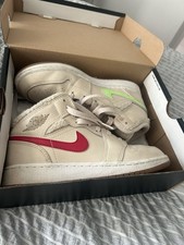 NIKE AIR JORDAN 1 MID UTL (GS) SIZE UK 3.5 youth 