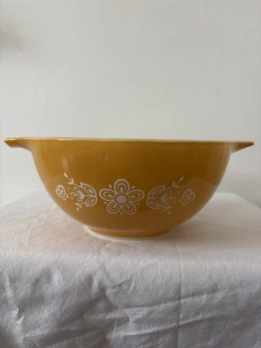 Vintage Double Handled Pyrex Bowl Butterfly Gold 1.5 Qt