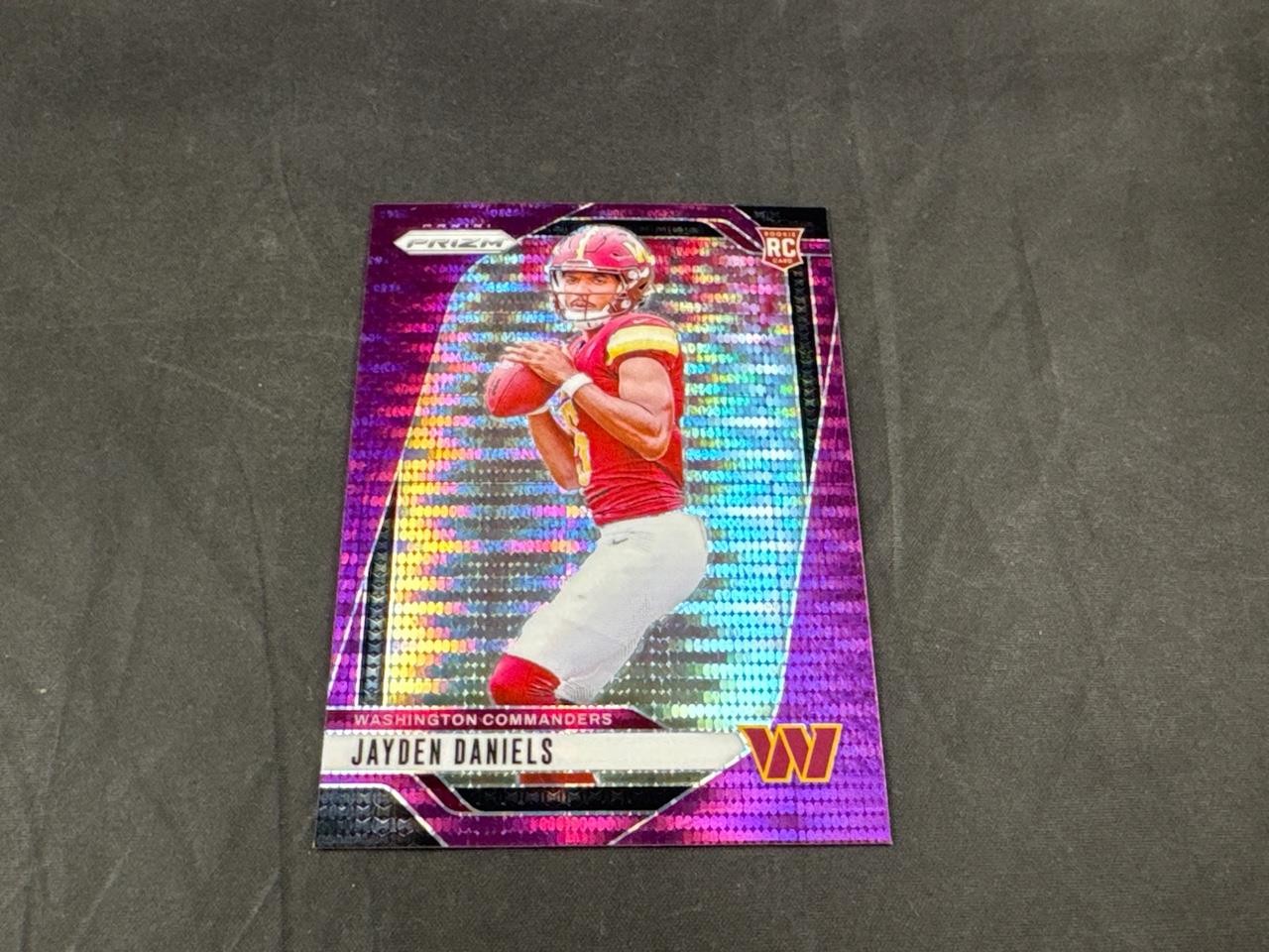 2024 PANINI PRIZM FOOTBALL JAYDEN DANIELS #347 PURPLE PULSAR ROOKIE COMMANDERS
