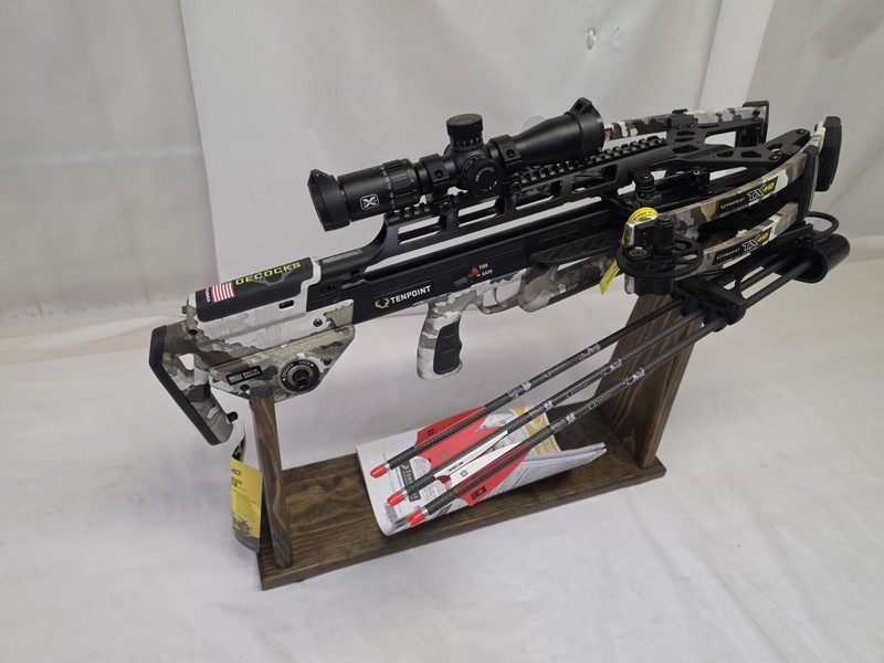 Tenpoint tx 440 crossbow Package EVO X Scope and Center Punch Arrows Vectra Camo