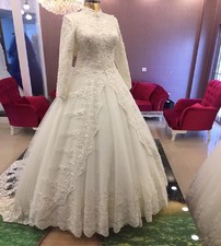 Elegant Muslim Wedding Dresses High Neck Long Sleeves Lace Applique Bridal Gowns