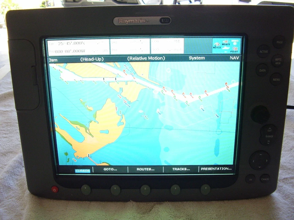 Raymarine E120 Classic Chartplotter ; Works Great with the new LED  conversión - Image 2 of 4