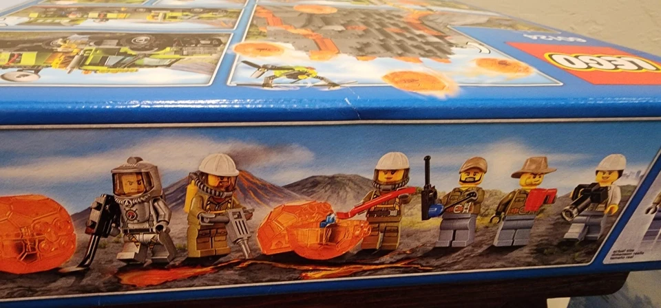 LEGO City Volcano Exploration Base (60124) NEW! SEALED! - Image 3 of 3