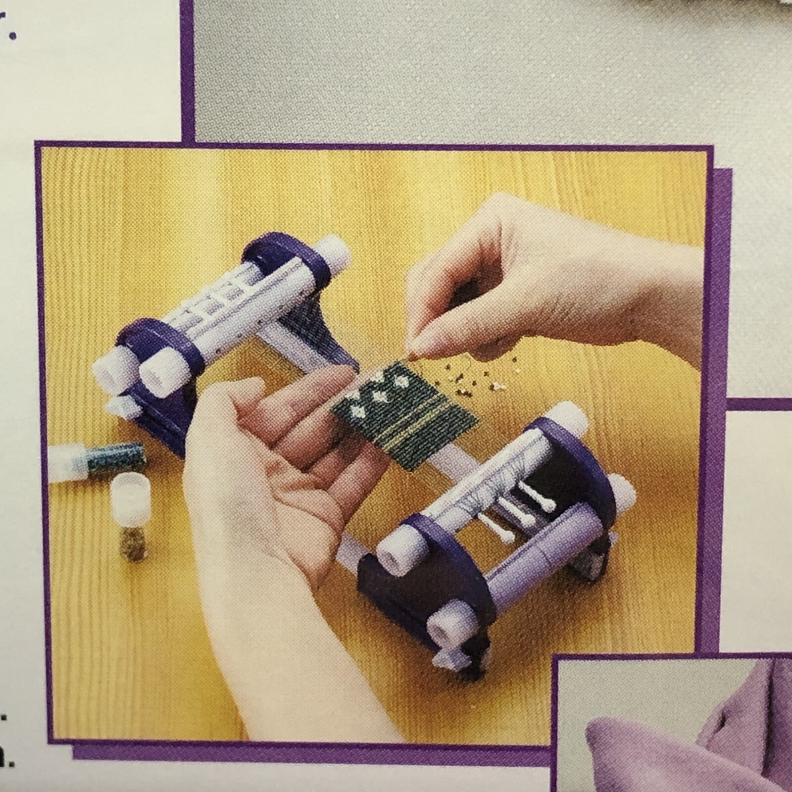 Clover Rose Brooch Beading Loom Kit #9920 Pin Back DIY Christmas Gift Made Japan