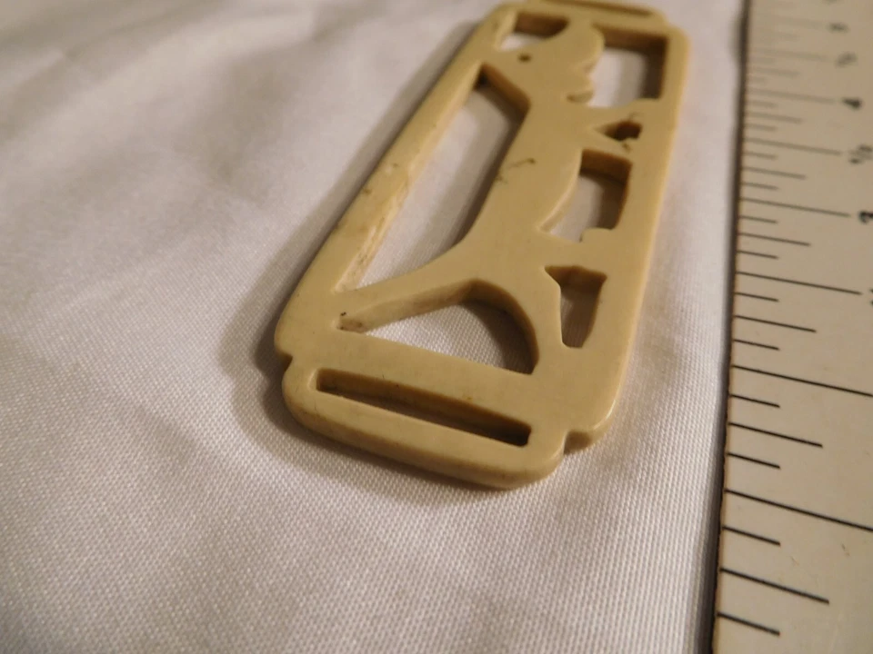 Hebilla de cinturón vintage para mujer Scottie Dog beige plástico temprano Foto 4 de 4