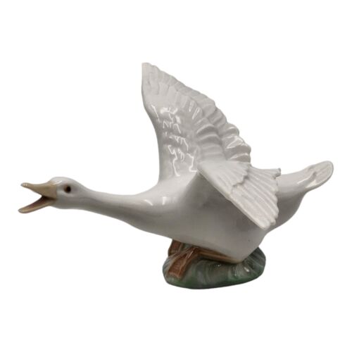Figurine en porcelaine canard canard Lladro Taking Off Running Goose #1265  - Photo 1/8