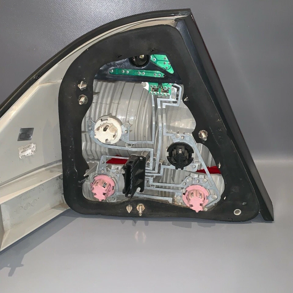 MERCEDES BENZ S500 S430 TAIL LIGHT RIGHT SIDE 2003 2004 2005 2006 OEM - Image 4 of 4