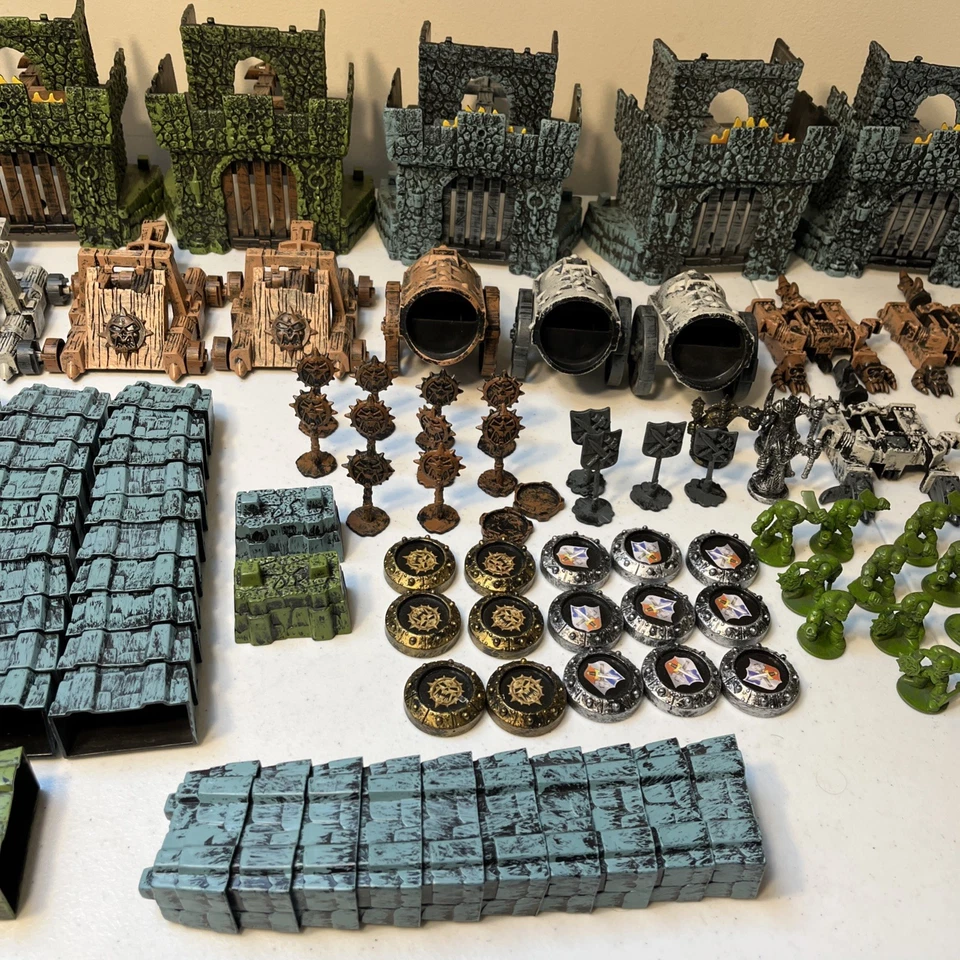 2007 Battleground Crossbows & Catapults War Chest Lot Incomplete Multiple Sets - Image 3 of 4