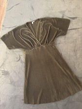 Wunderschönes Kleid V. Asos Gr. 40 In oliv Top Zustand wie Neu