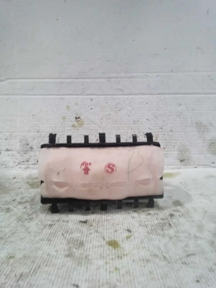 Used Right Instrument Panel Air Bag fits: 2015 Nissan Versa passenger dash Sdn R - Image 2 of 4