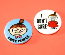 SET OF 2 LITTLE MY MOOMIN BUTTON PIN BADGES