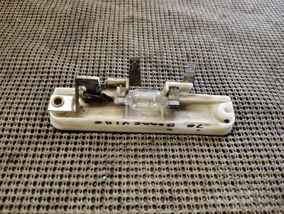 Pontiac Bonneville Catalina 1969 1970 mapa ejecutivo luz de cortesía #2 Foto 3 de 4