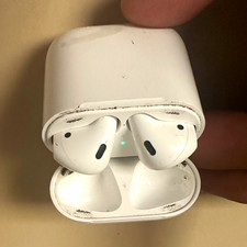 Apple AirPods True Wireless Bluetooth In-Ear Earbuds w/ Charging Case, White