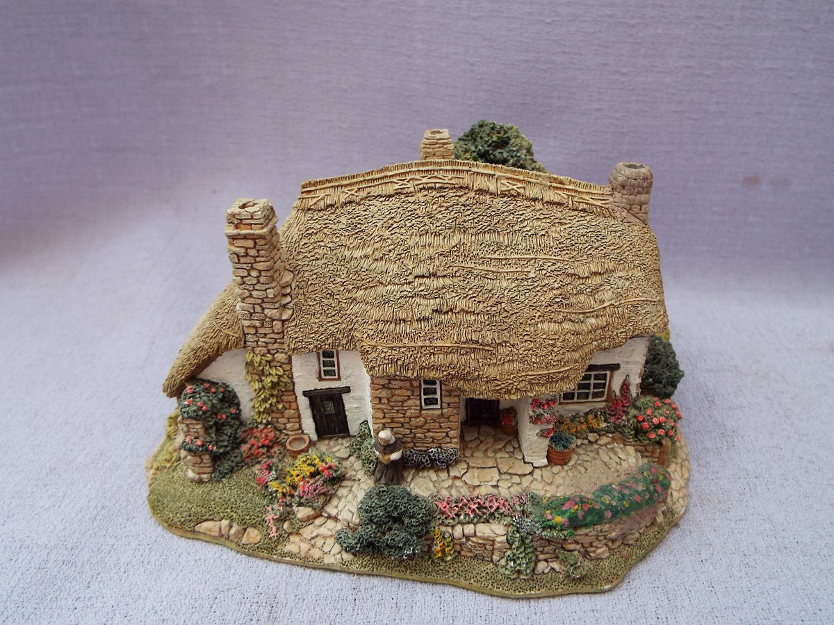 Vintage Lilliput Lane Cottages Old Mother Hubbards First Version