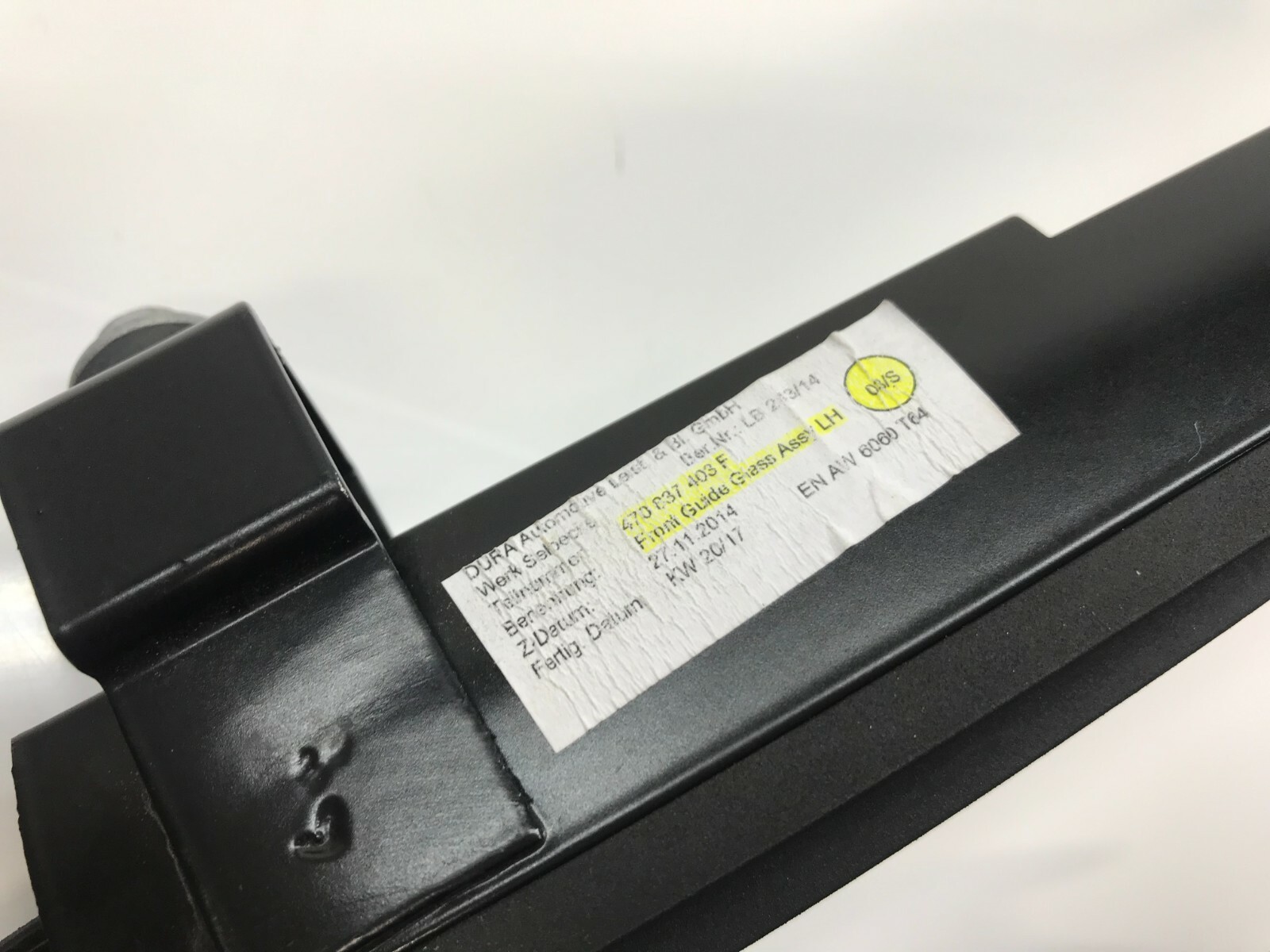 LAMBORGHINI AVENTADOR DRIVER LEFT LH GUIDE WINDOW DOOR SEAL RAIL OEM 470837403F