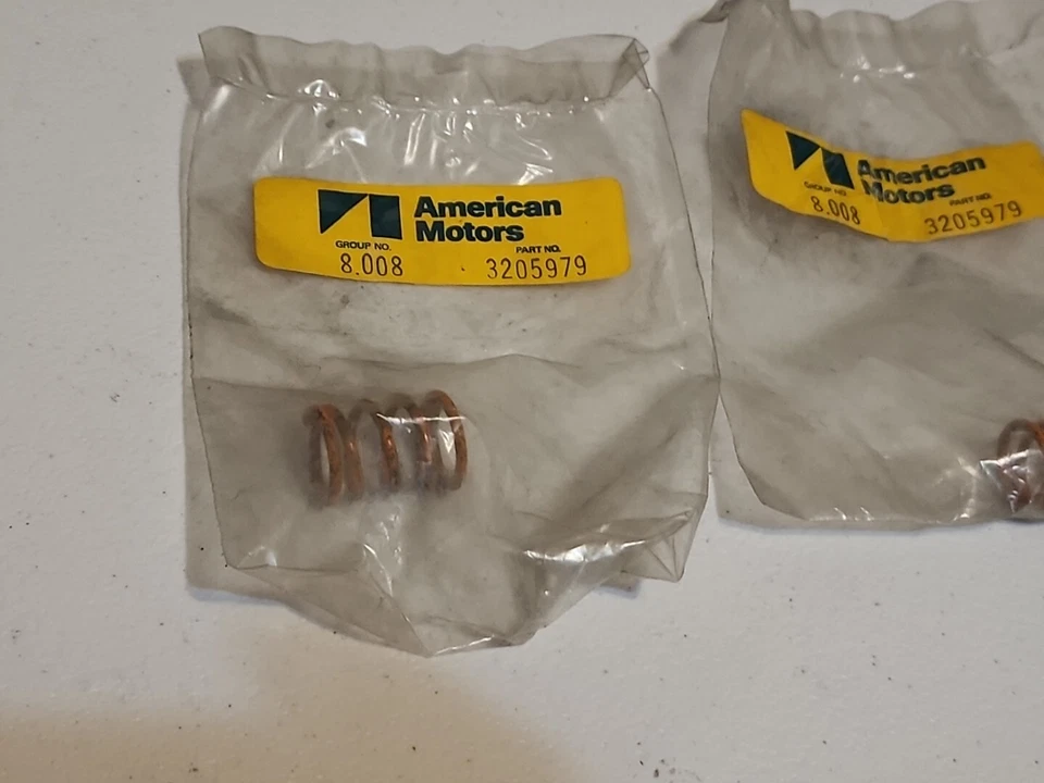 NOS AMC Marlin Gremlin Pacer Hornet Javelin Zapata de freno Resortes de sujeción 3205979 Foto 2 de 3