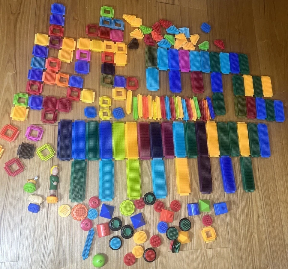 Bristle Blocks Building LOT Of 179 Pieces Loose Replacement People Animals Etc - Image 4 of 4