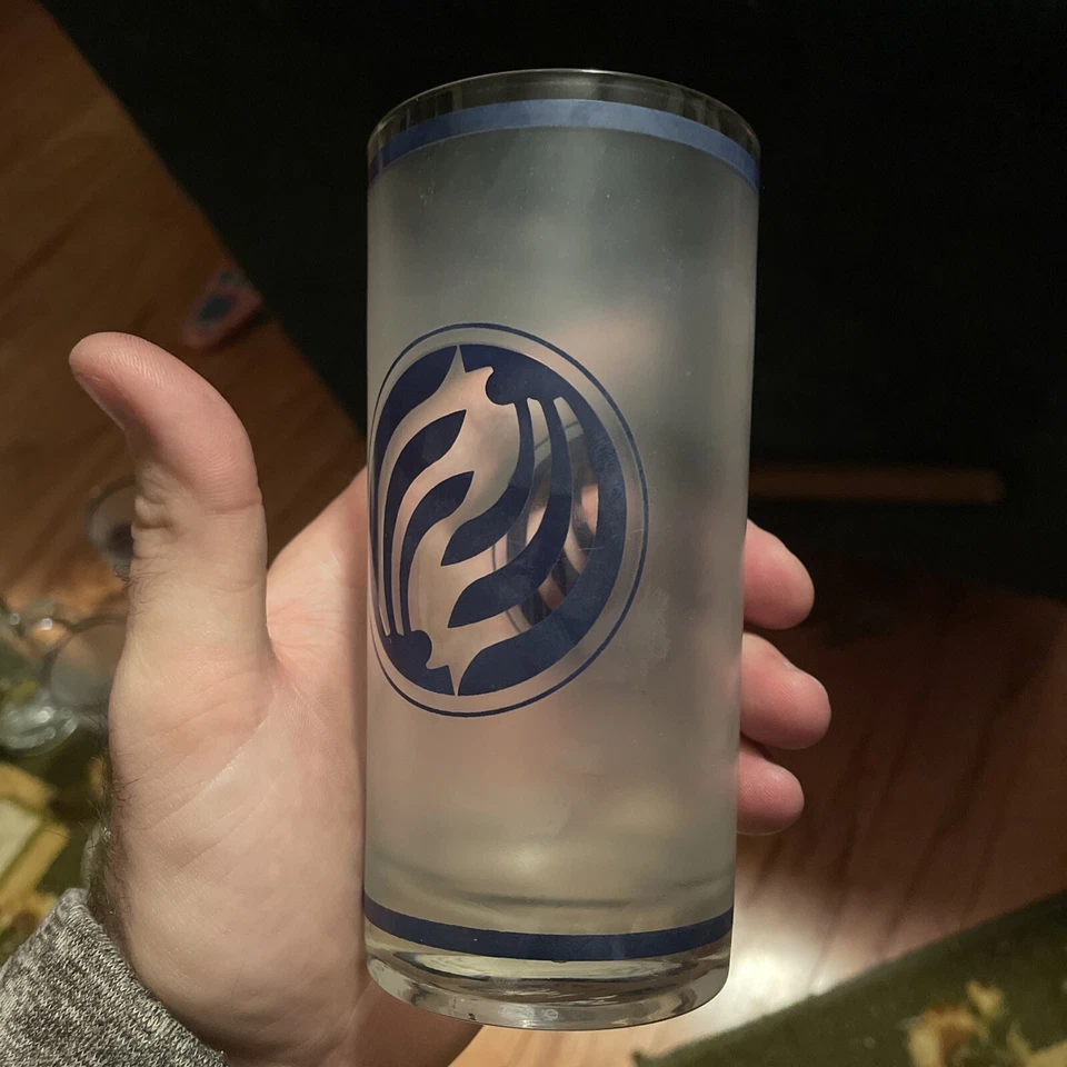 Vaso de beber vintage Culver vidrio esmerilado con patrón azul Foto 3 de 3