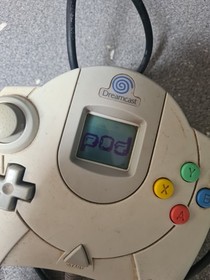 Sega Dreamcast Video Game Console with 1 controller and 1 gun