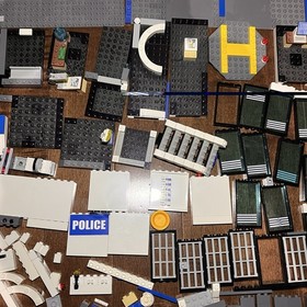 Lego City Set 7744 Police Headquarters Read