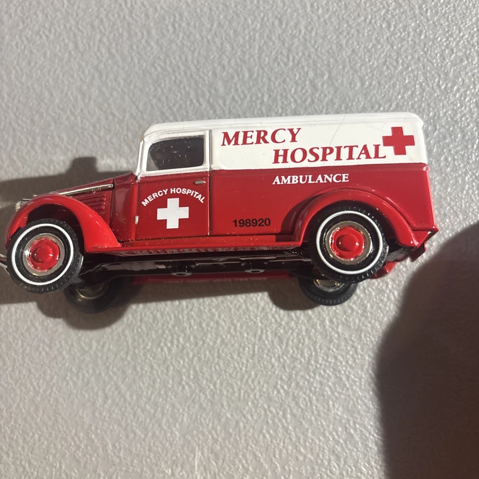 MATCHBOX YYM35192 MODELS OF YESTERYEAR 1937 GMC AMBULANCE - Image 2 of 4