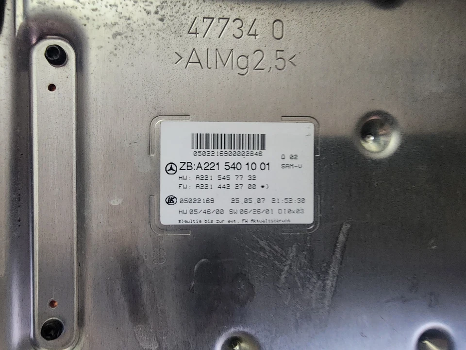 2007-2009 Mercedes-Benz S550 S600 CL550 Front SAM Fuse Relay Module A2215401001 - Image 4 of 4