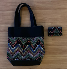 Thirty-One Black Multicolor Geometric Tote Magnetic Closure w/ Wallet Silver